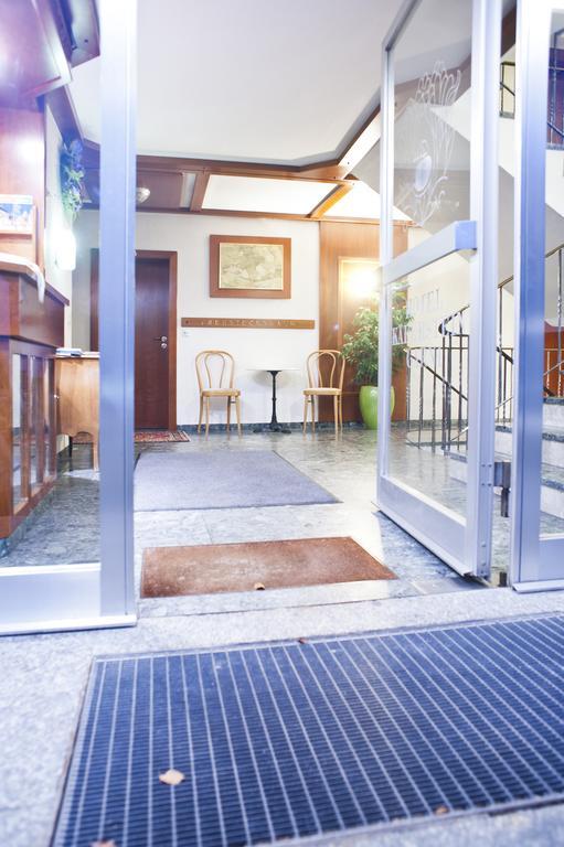 Hotel Kaeferstein Garni Neurenberg Buitenkant foto