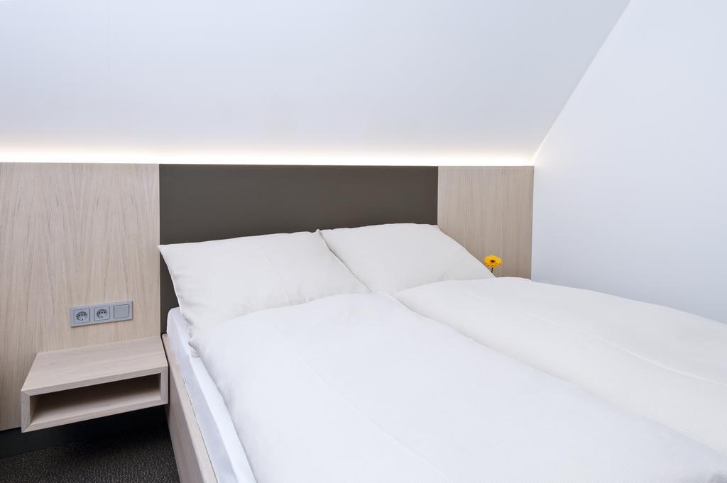 Hotel Kaeferstein Garni Neurenberg Buitenkant foto