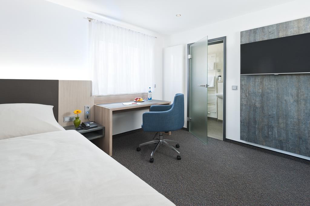 Hotel Kaeferstein Garni Neurenberg Buitenkant foto