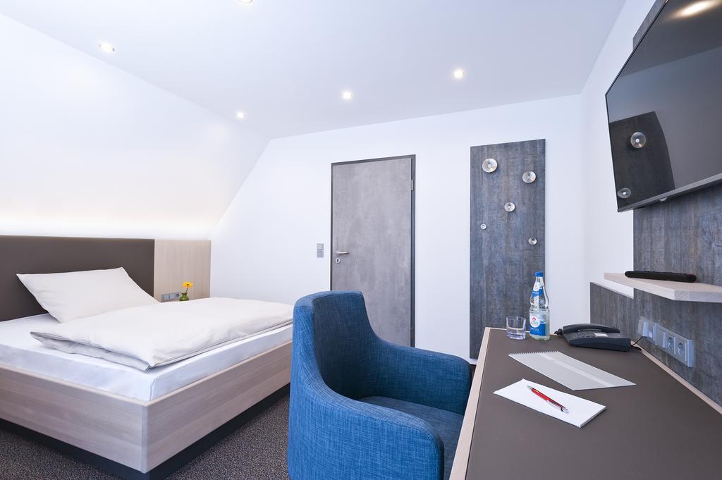 Hotel Kaeferstein Garni Neurenberg Buitenkant foto