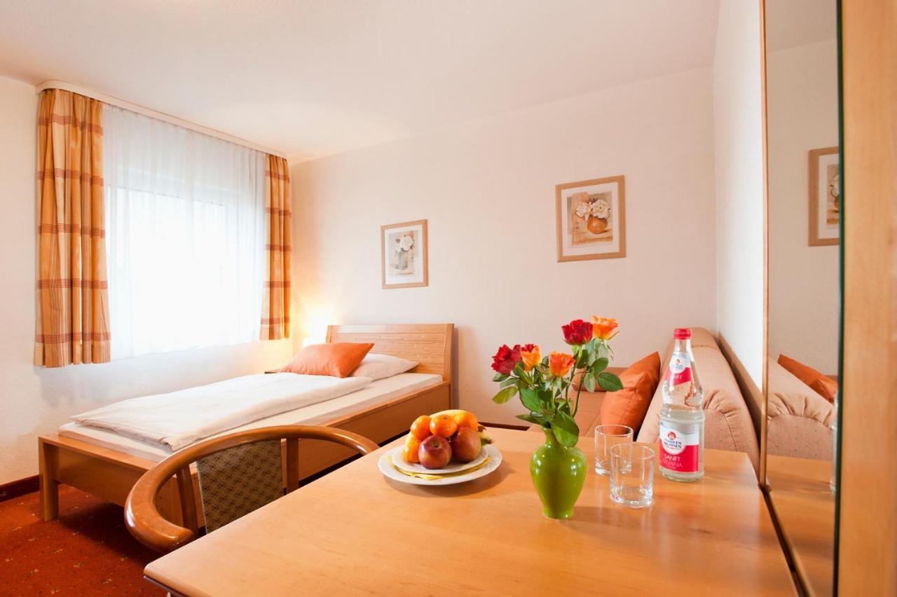 Hotel Kaeferstein Garni Neurenberg Buitenkant foto